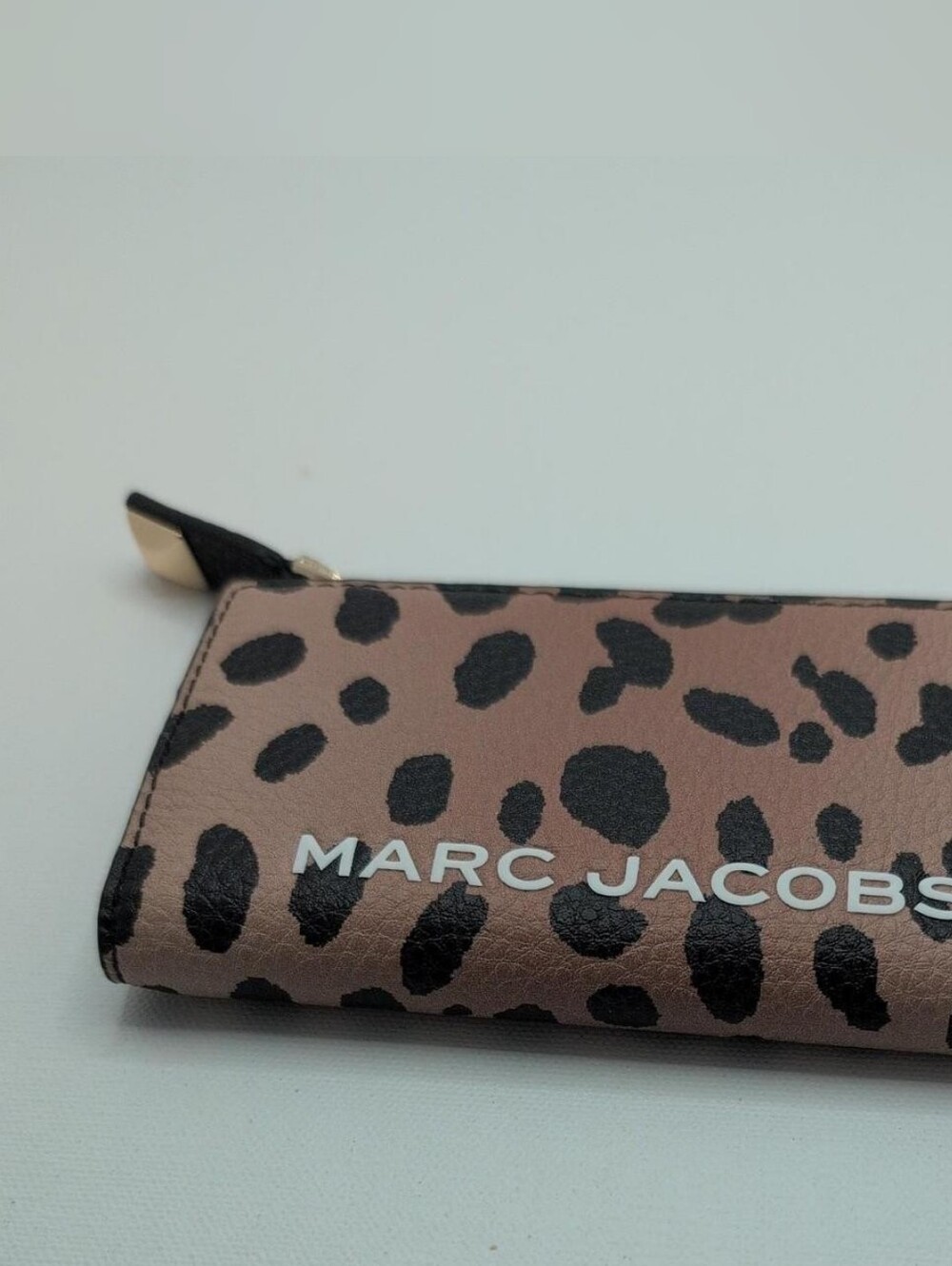Marc Jacobs Pink Leopard Zip Card Case